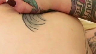 Tattooed lesbians play find the g-spot with their fingers