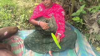 Indian pados ki bhabhi ko jungle mein chudai ki