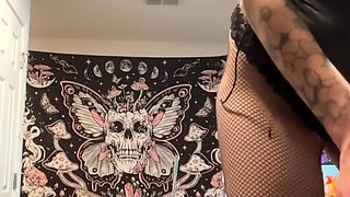 73 Giantess Cooks in Her Tiny Kitchen - French Toast