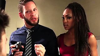 Nikki Darling Gets Doctor Big Cock