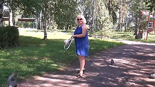 Sexy Lady No Panties - Flashing Pussy on Walk