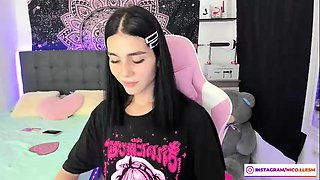 Romanian amateur webcam teen masturbate