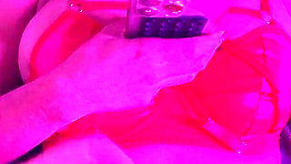 Red Latex Ignore Cum Cleanup with Latina Mianins