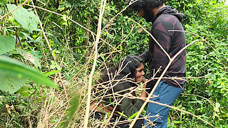 Malayali Couple Hot Outdoor Sex in Forest, Wild Forest Outdoor Sex of Malayali Couple