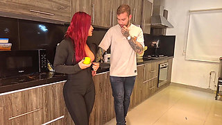 I went to get my friend for the gym and ended up swallowing my stepbrother's cock in a brutal carelessness