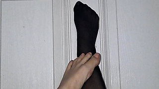 Hands Free Nylon Removal