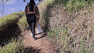 Jennyfers wild pee! I peed while climbing a mountain!